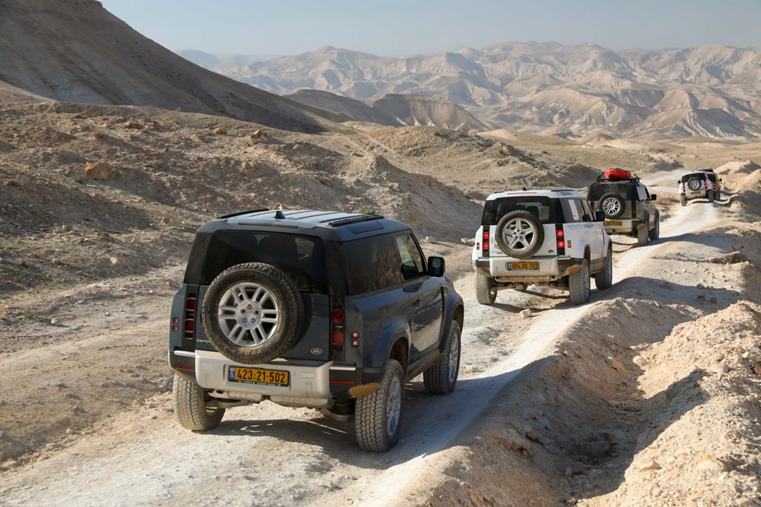 1640638-מסע לרגל השקת הדיפנדר הקצר בישראל, צילום רונן טופלברג (87).jpg