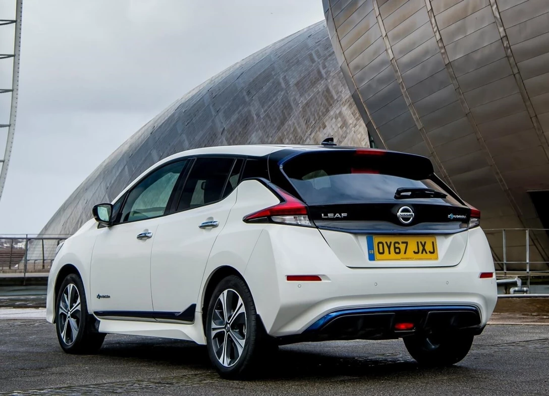 1620357-Nissan-Leaf_UK-Version-2018-02.jpg