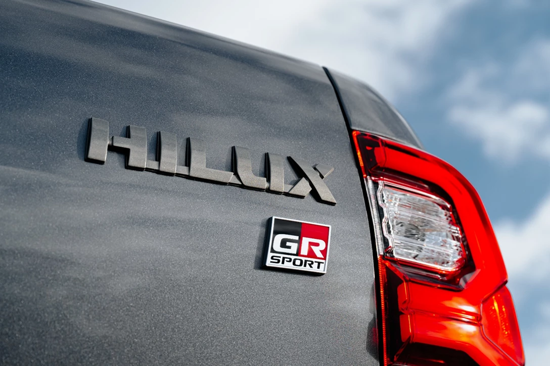 1688176-2023_Toyota_Hilux_GRsport_058-min.jpg