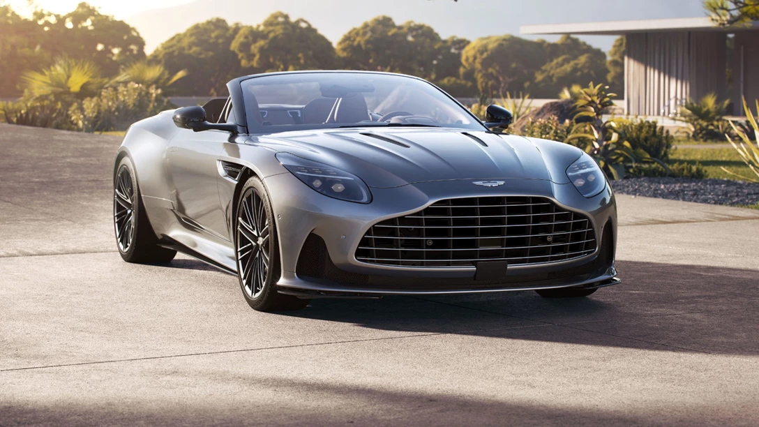 1686172-Aston Martin DB12 Volante_3-min.jpg