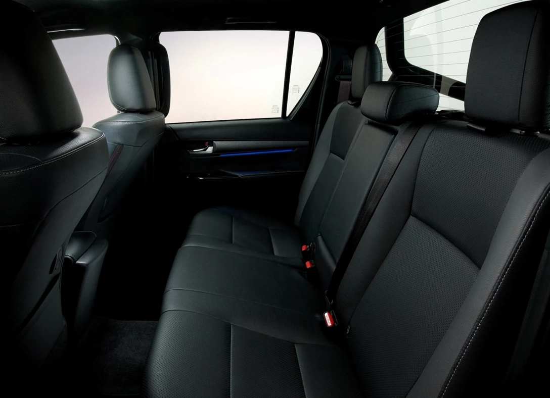 1654558-Toyota-Hilux-2022-12.jpg