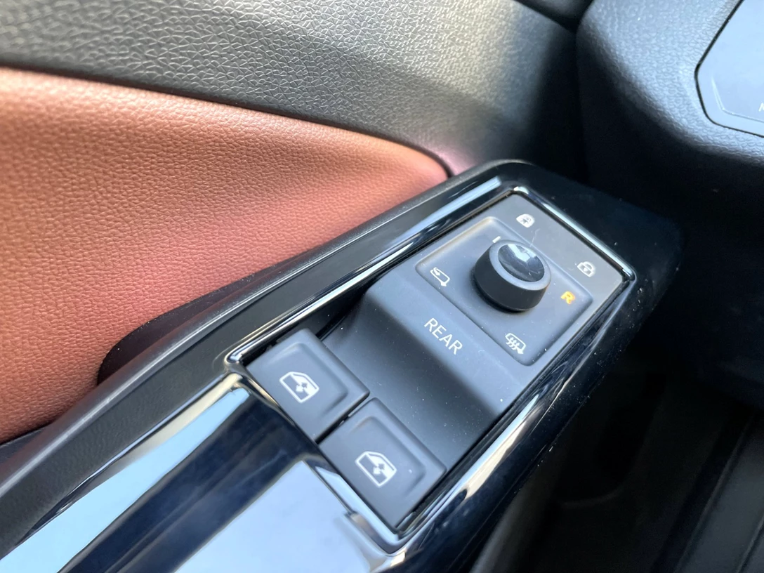 1672099-ID4 - 90-min.jpg