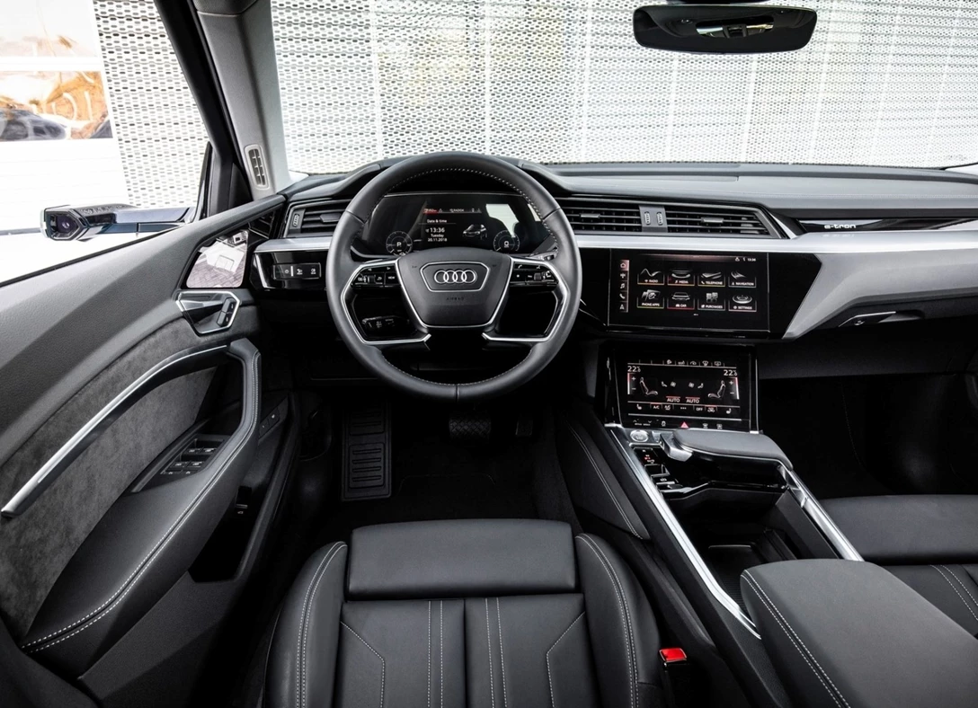 1656877-Audi-e-tron-2022-05.jpg