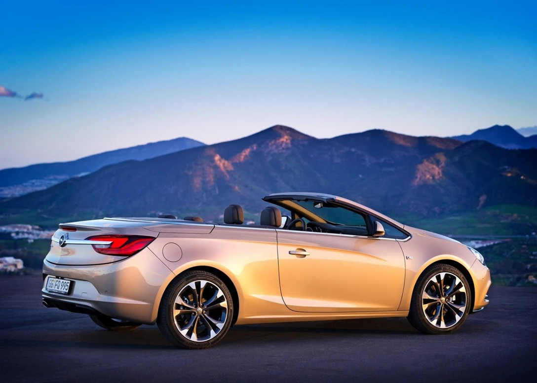 1601708-Opel-Cascada 2.jpg