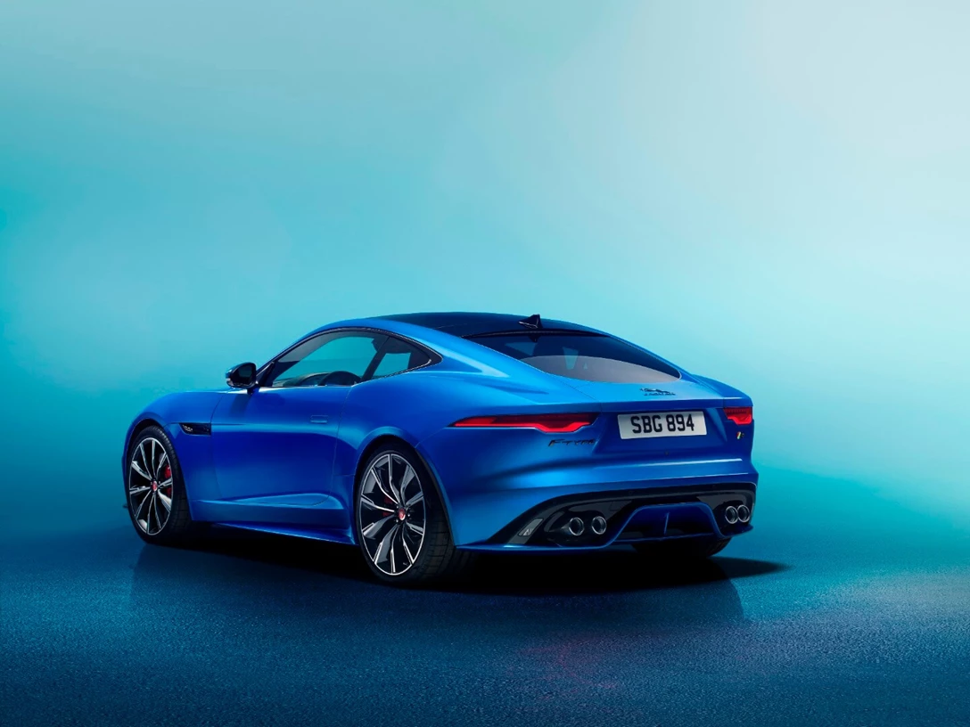 1626478-Jag_F-TYPE_R_21MY_Image_Studio_Exterior_Velocity_Blue_02.12.19_05.jpg