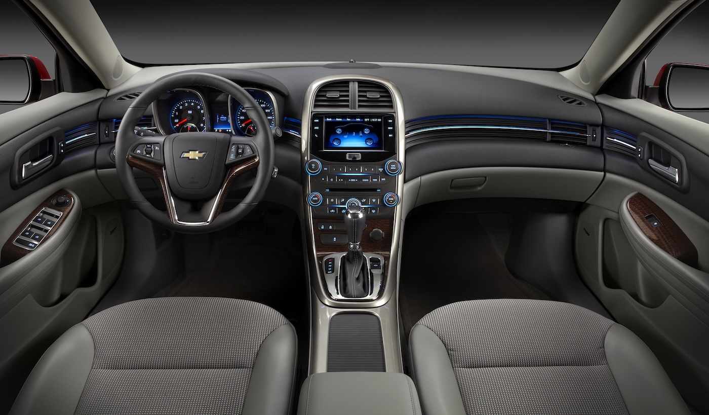 1600955-Chevrolet-Malibu-2015-18.jpeg