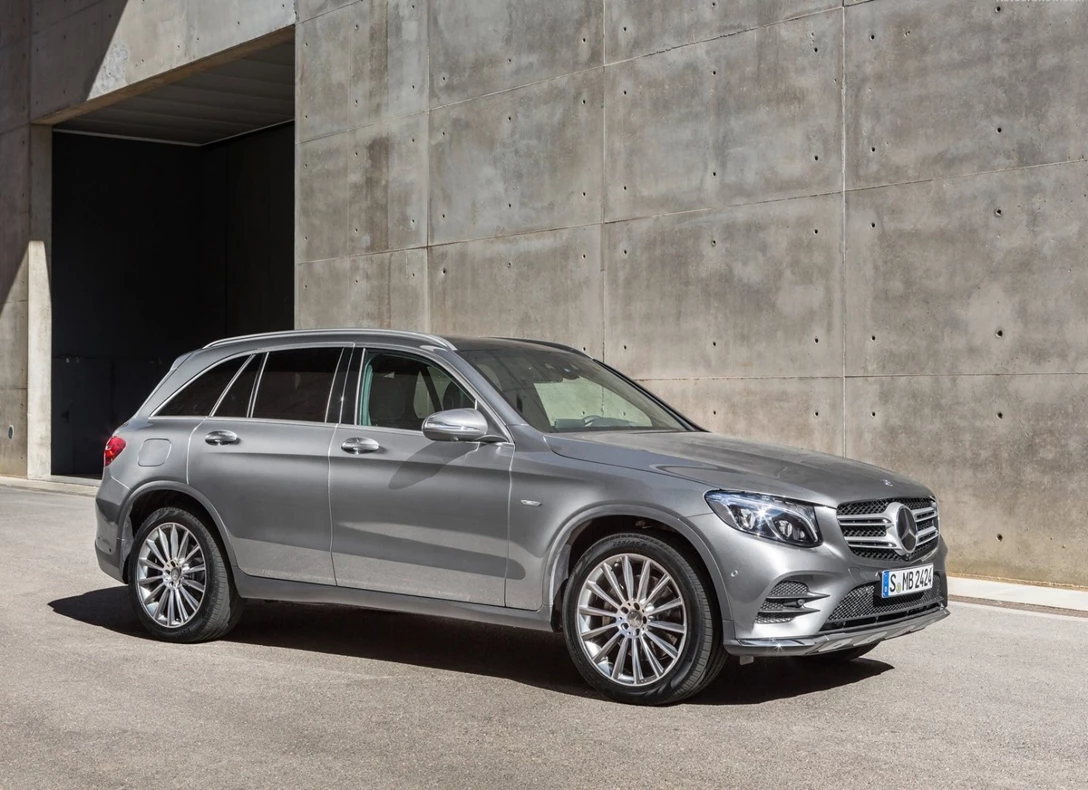 1651447-Mercedes-Benz-GLC-2018-01.jpg