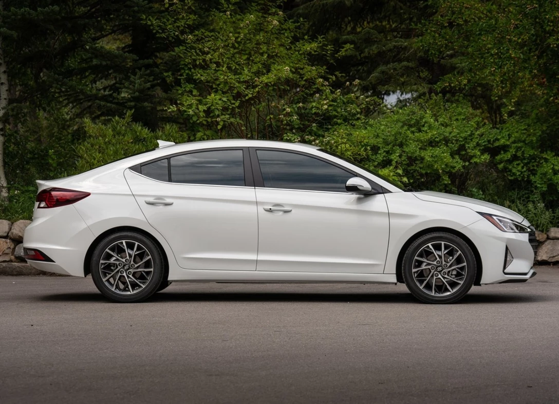 1643063-Hyundai-Elantra-2021-04.jpg