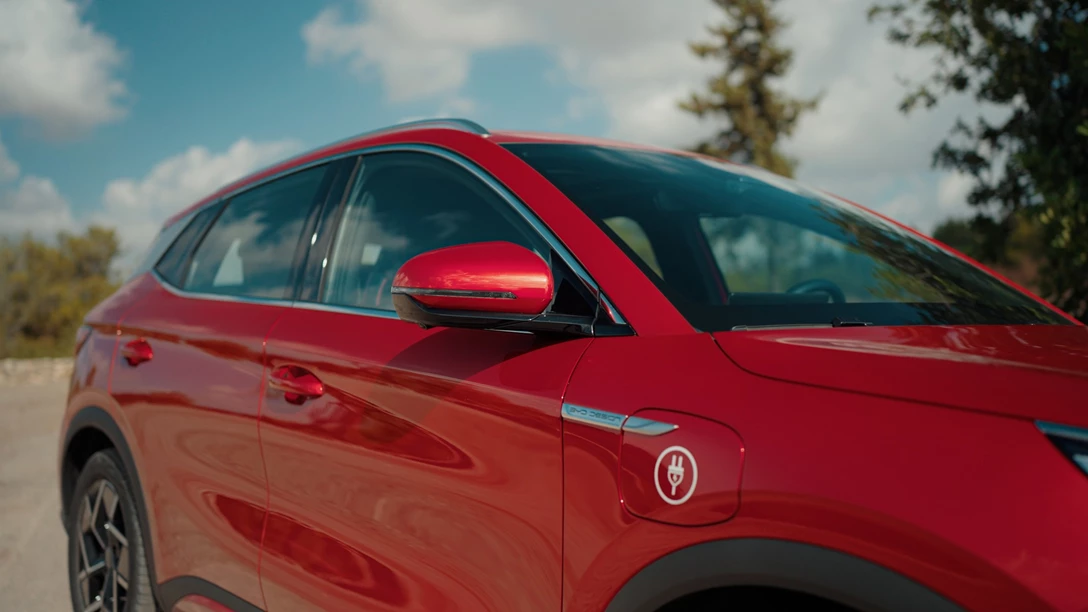 1672447-BYD ATTO 3.00_41_34_00.Still035 copy.jpg