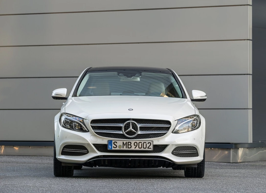 1648712-Mercedes-Benz-C-Class-2015-03.jpg