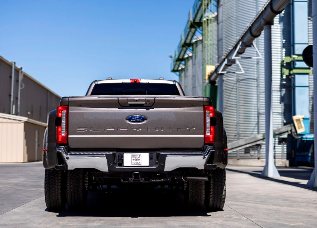 1683367-Ford-F-Series_Super_Duty-2023-02.jpg