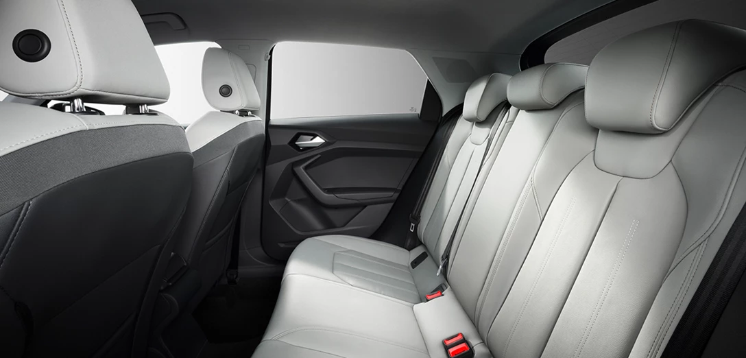 1654019-sportback_inside_4.jpg