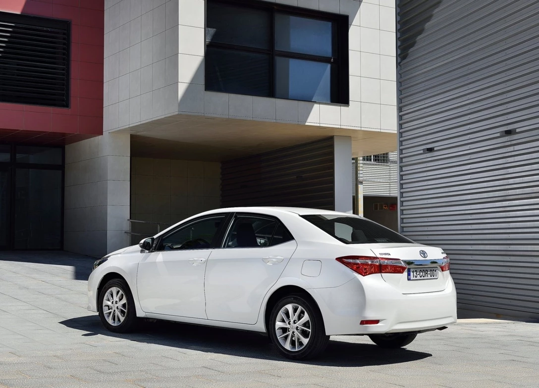 1637086-Toyota-Corolla_EU-Version-2016-03.jpg