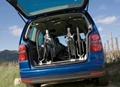 1690491-Volkswagen-Touran-2010-18.jpg