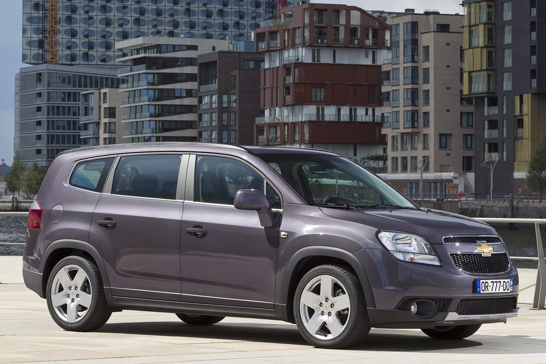 1592835-סקירת מיניוואנים (1).jpg