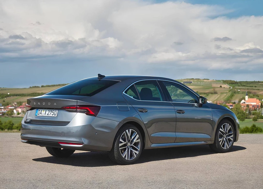 1706629-Skoda-Octavia-2025 (2).jpg