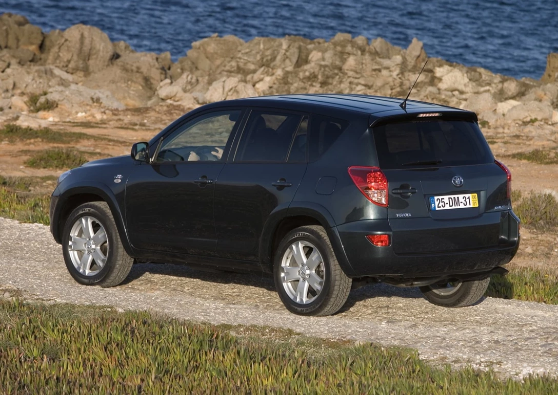 1598135-Toyota-RAV4-2006-1600-37.jpg
