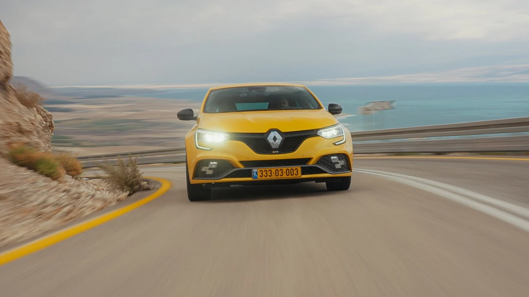 1696017-Renault Megane RS 2024.00_12_32_15.Still007-min.jpg