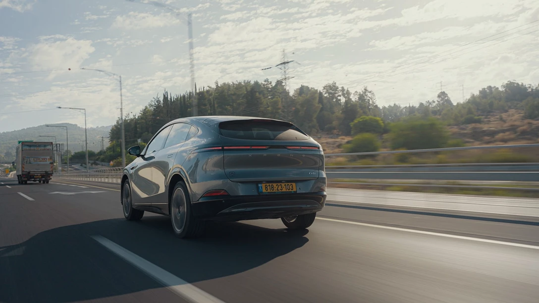 1701362-Xpeng G6 2024.00_02_51_07.Still003.jpg