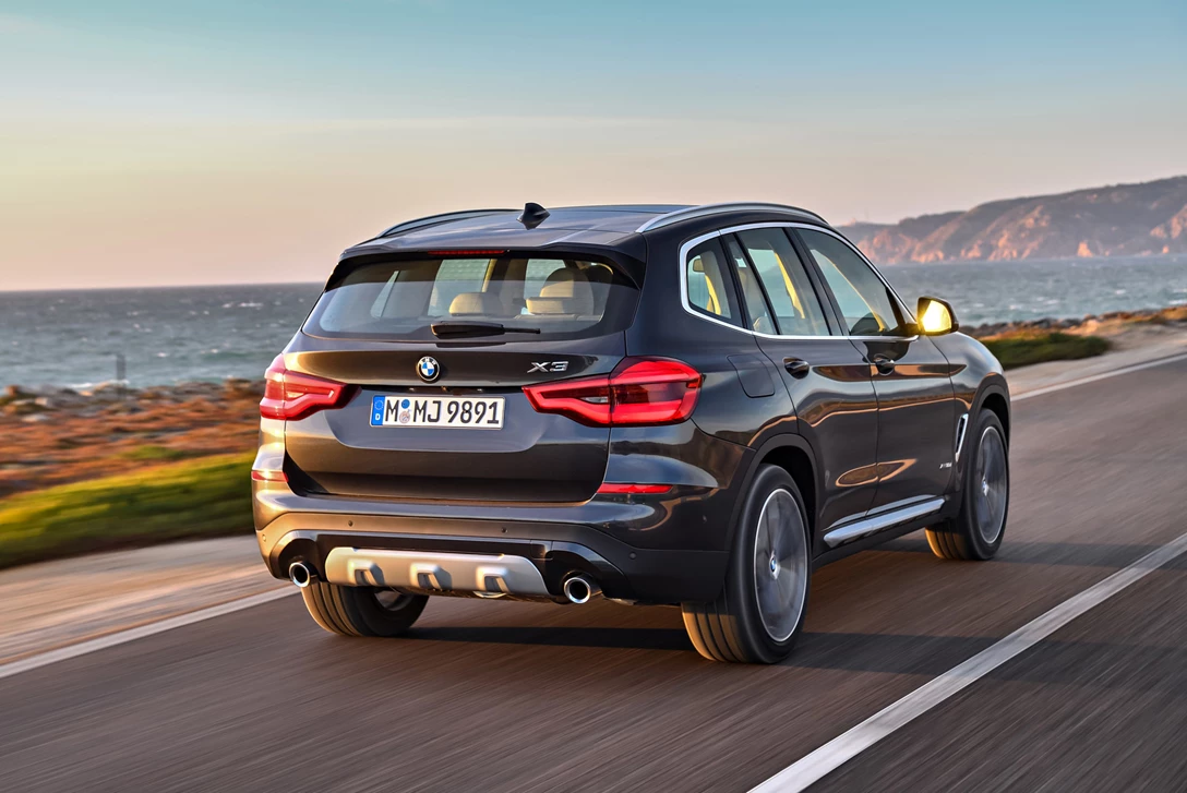 1589989-P90281624_highRes_the-new-bmw-x3-xdriv.jpg