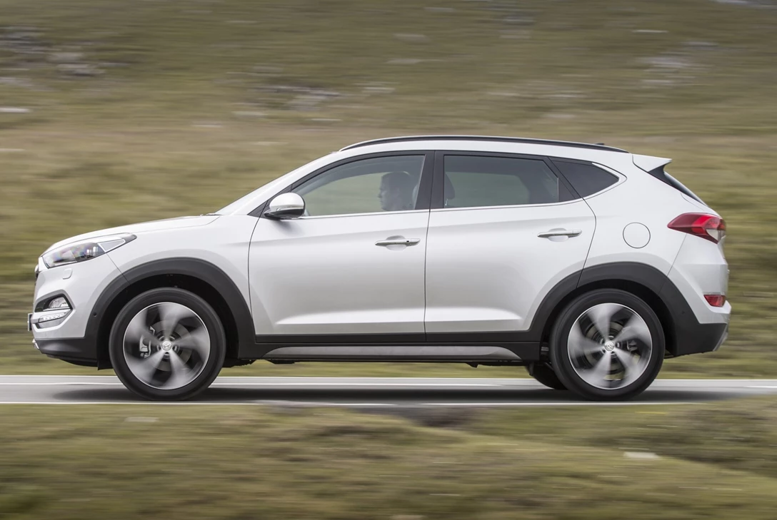 1590543-יונדאי טוסון.jpg