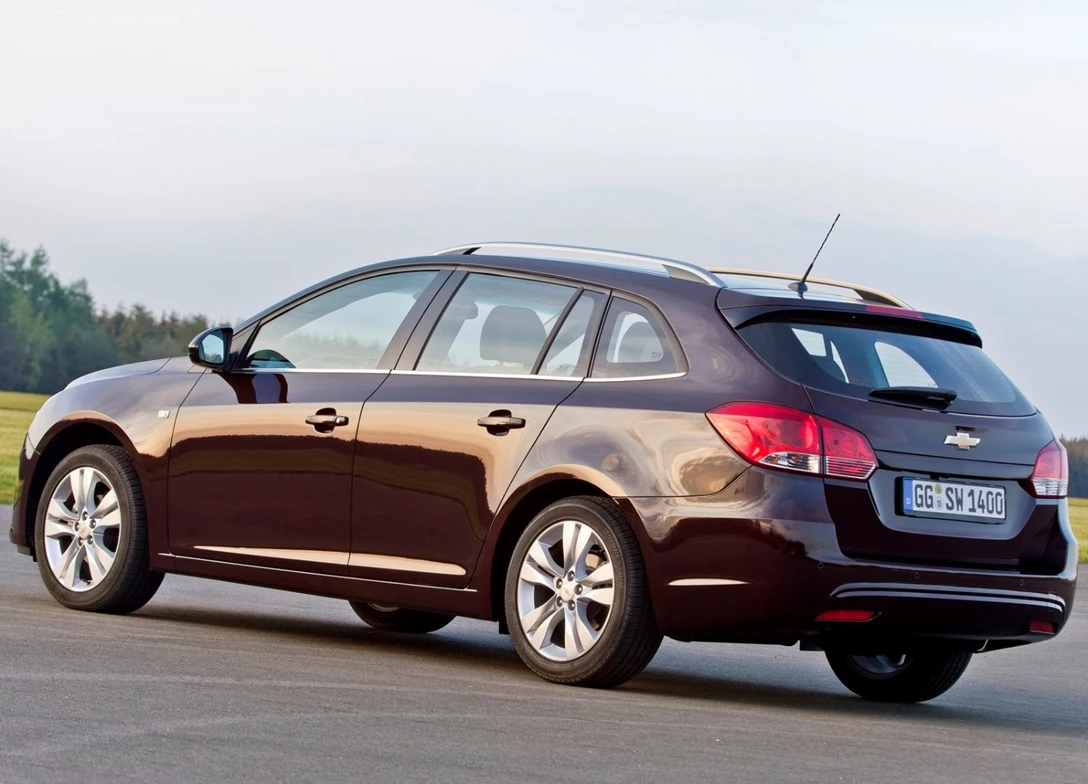 1689144-Chevrolet-Cruze_Station_Wagon-2016-02.jpg