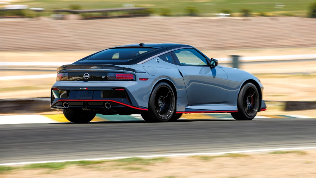 1685584-2024 Z NISMO_T-25-min.jpg