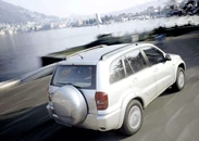 1598121-Toyota-RAV4-2003-1600-1a.jpg