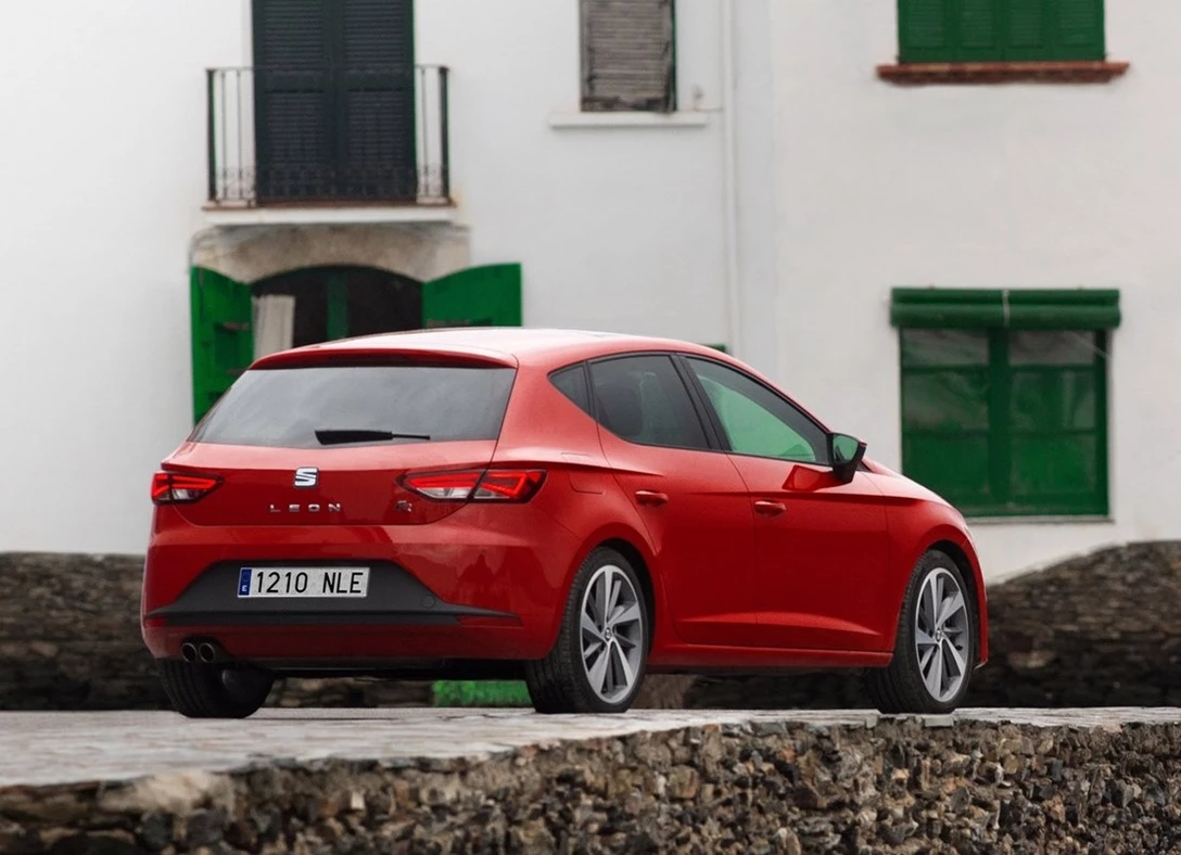 1639783-Seat-Leon-2015-04.jpg