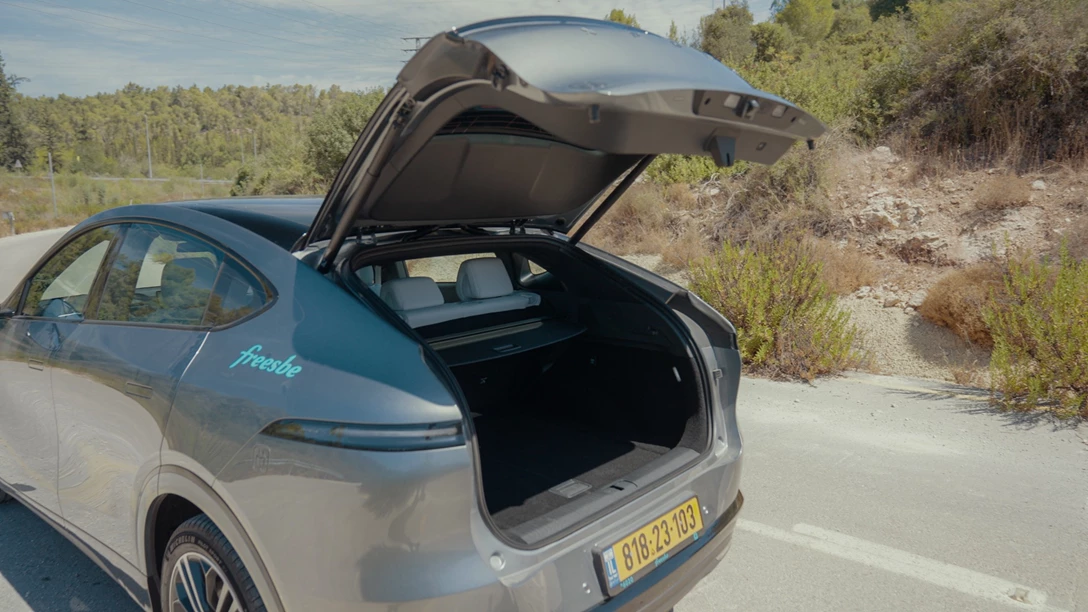 1701435-Xpeng G6 2024.00_37_52_16.Still075.jpg