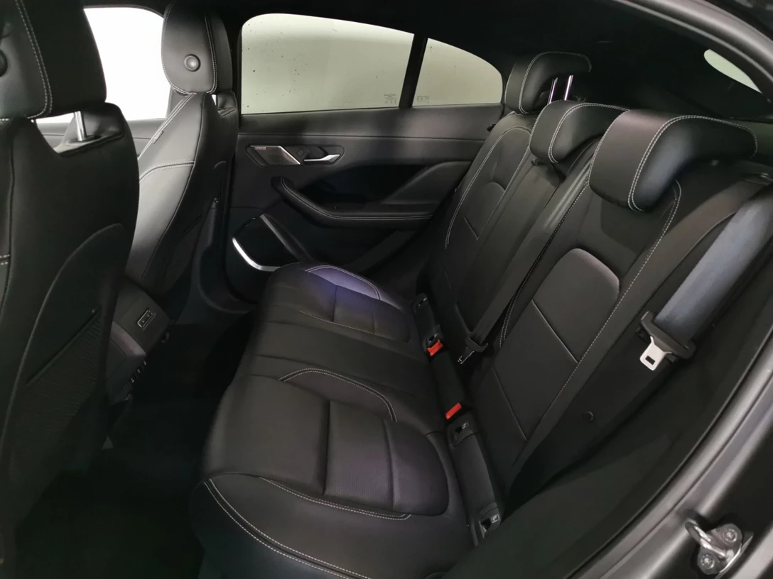 1623169-מושב אחורי יגואר.jpg