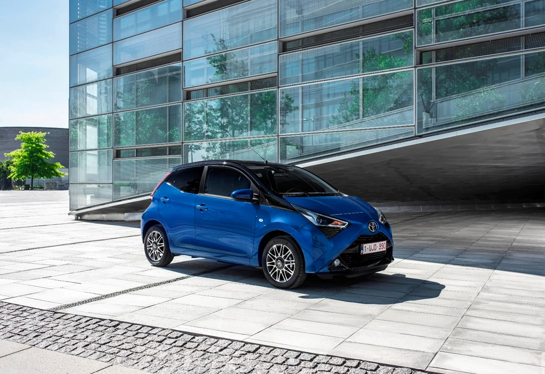1597163-AYGO_Blue_031.JPG