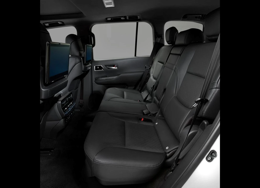1674615-toyota-land-2023-07.jpg