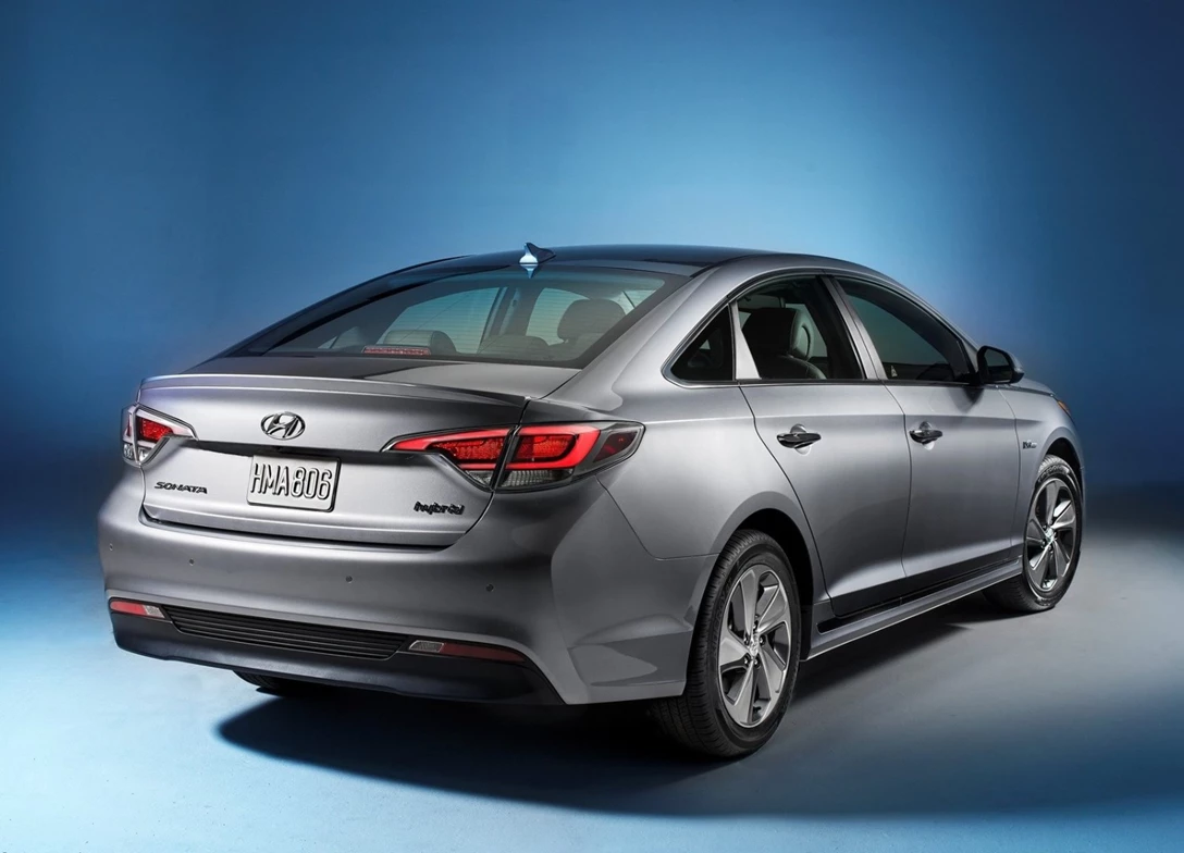 1647557-Hyundai-Sonata_Hybrid-2017-04.jpg