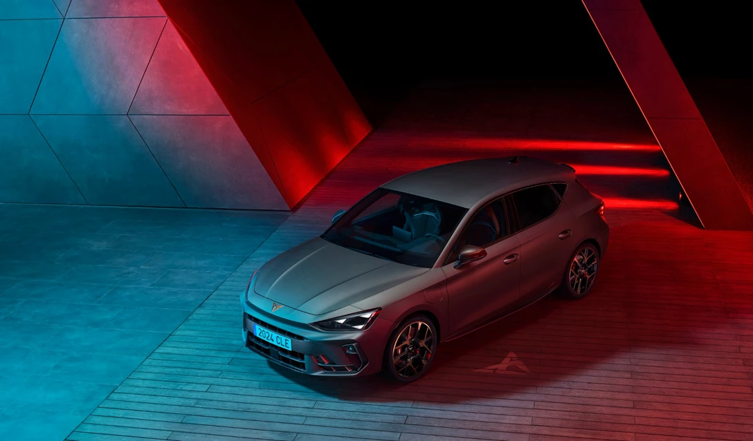 1706028-seat-cupra.media-center (2).jpg