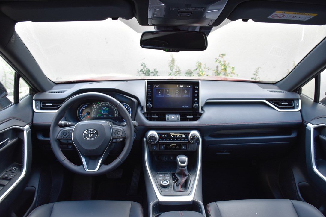 1643809-טויוטה ראב 4 PHEV - מבחן דרכים - 7.jpeg