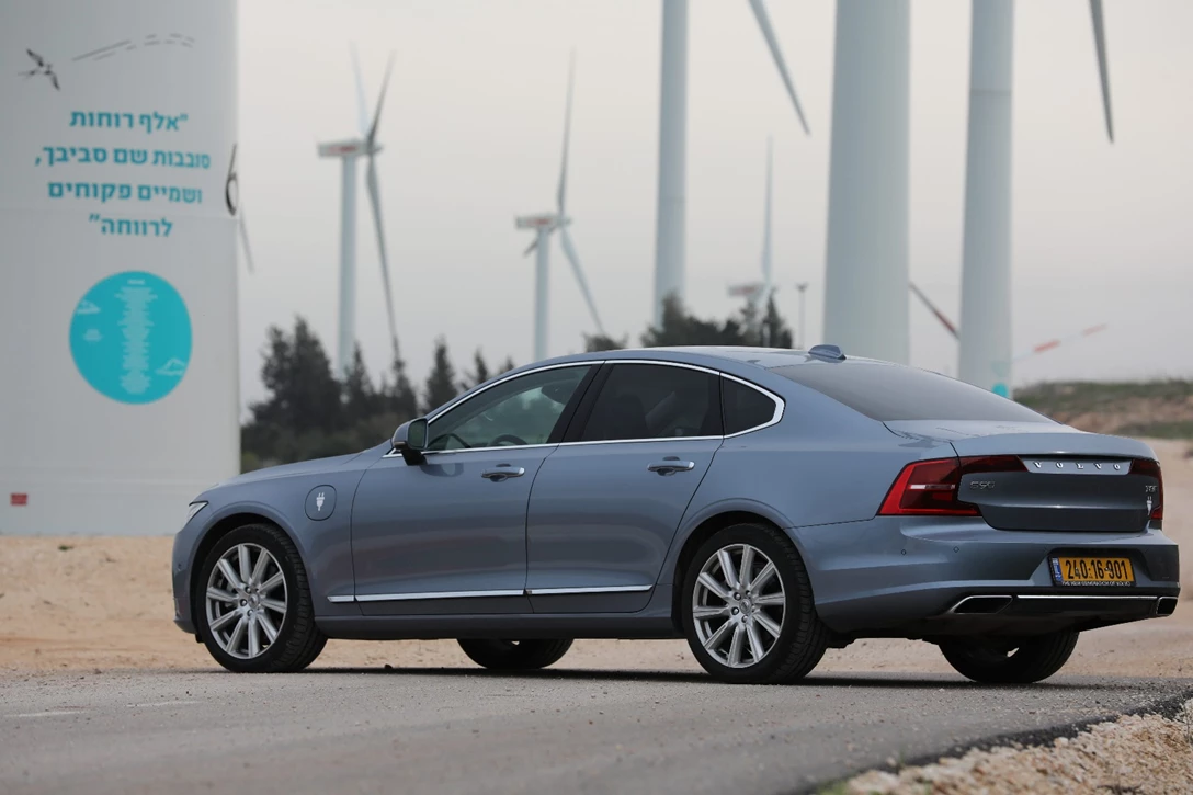 1597041-וולוו S90 T8 מבחן דרכים (5).jpg