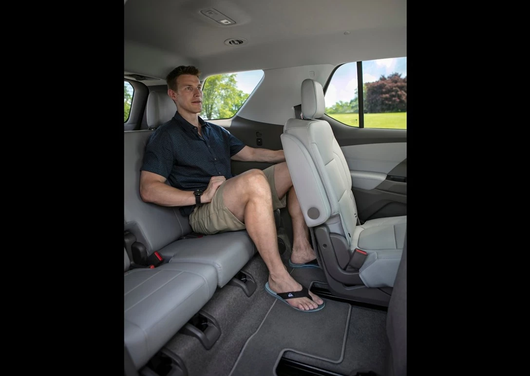 1595484-Chevrolet-Traverse 9.jpg