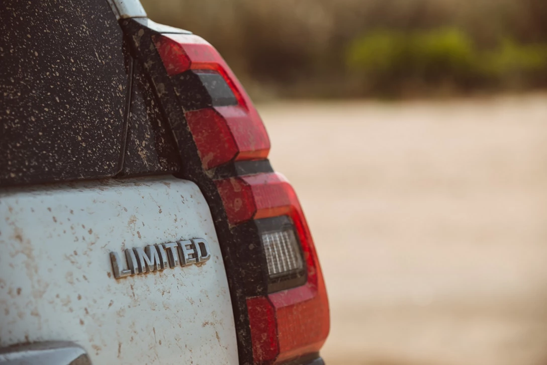 1601908-טויוטה לנד קרוזר 2018 (4).jpg