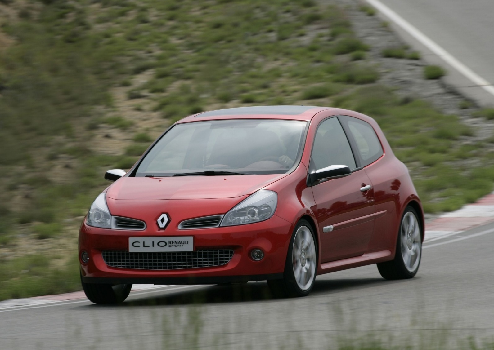 1581980_renault_clio.jpg