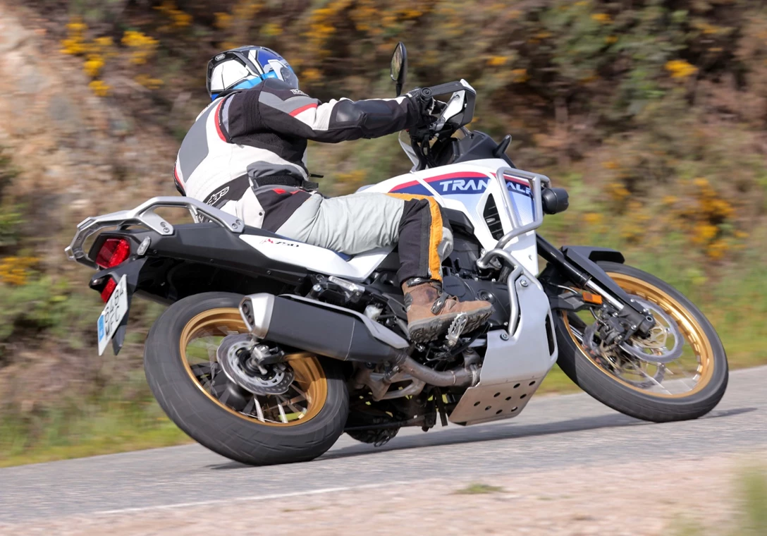 1680997-148402_Honda_XL750_Transalp_YM23_2312_JPG-min.JPG