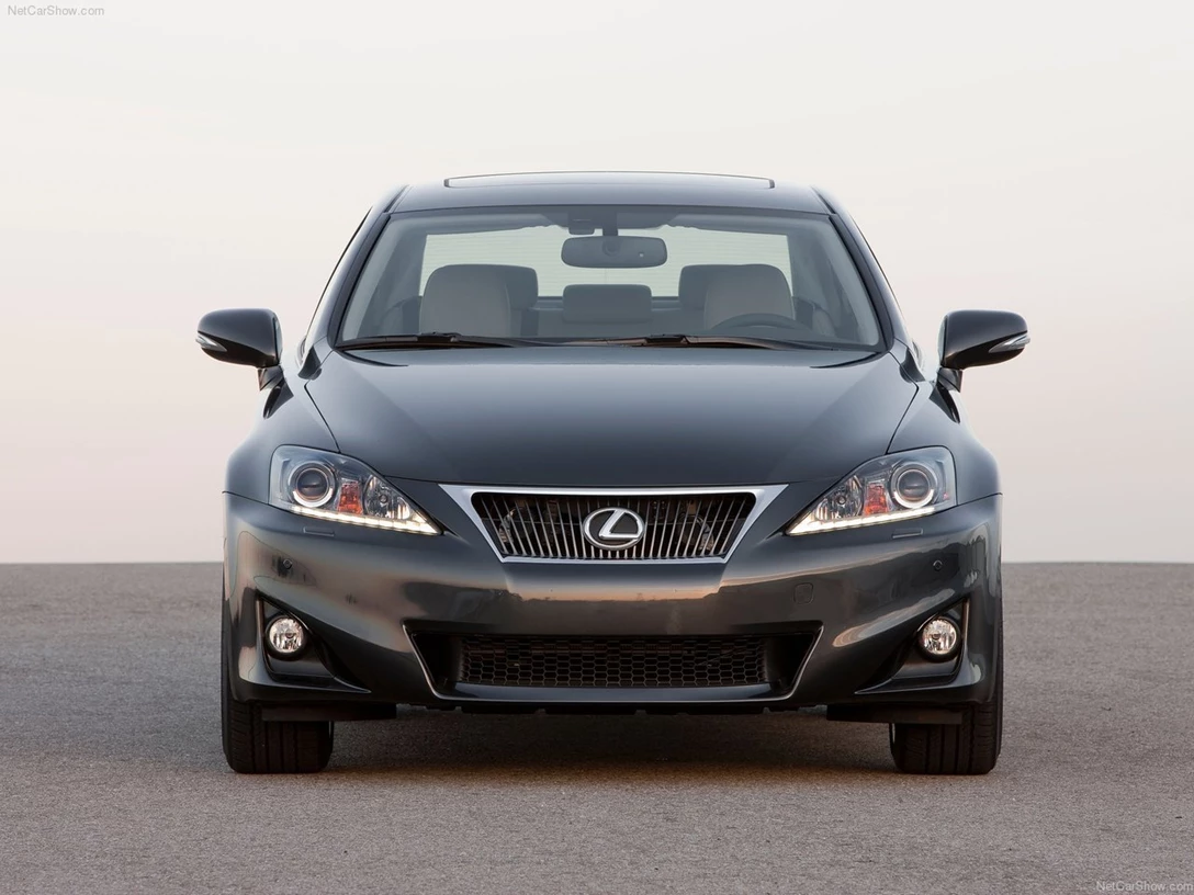 1590789-Lexus-IS 4.jpg