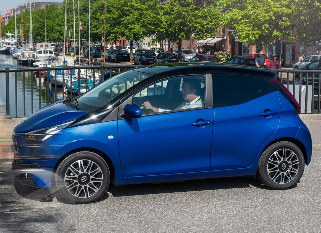 1648168-Toyota-Aygo-2020-04.jpg