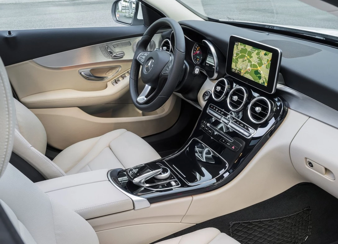1648680-Mercedes-Benz-C-Class-2016-05.jpg