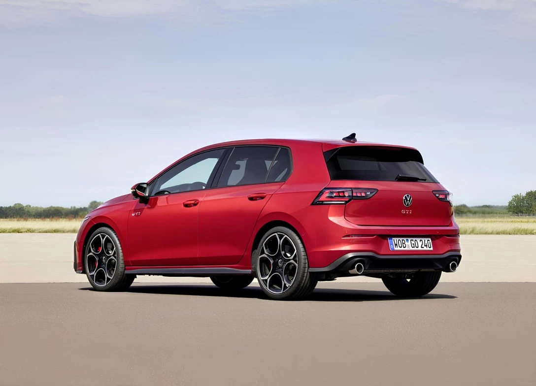1704129-Volkswagen-Golf_GTI_2024-09-FL.jpg