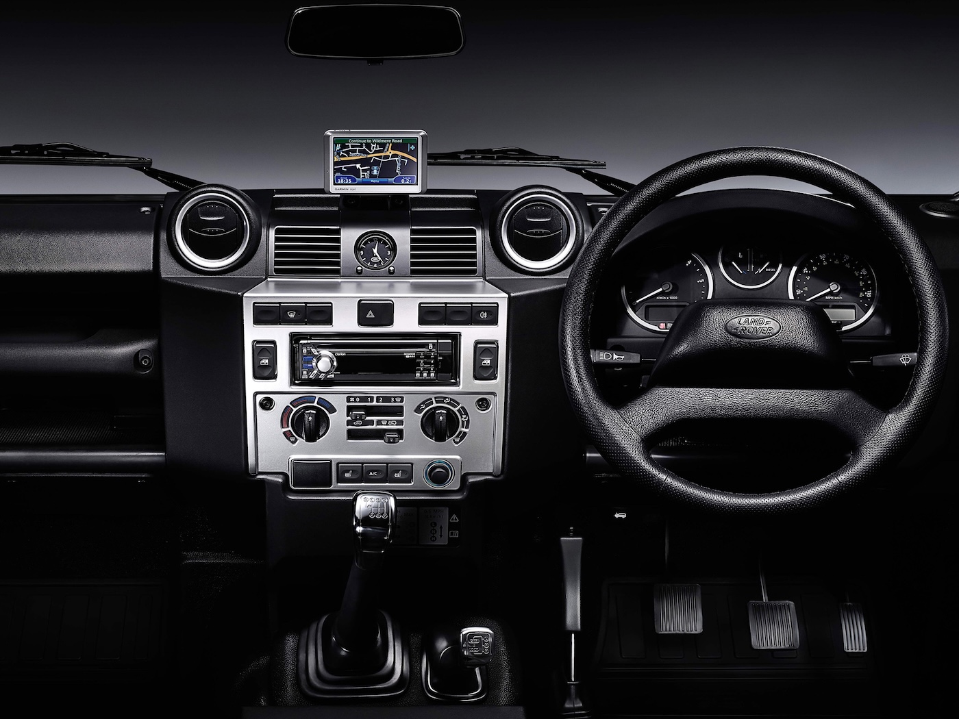 land_rover_defender_110_svx_3.jpg
