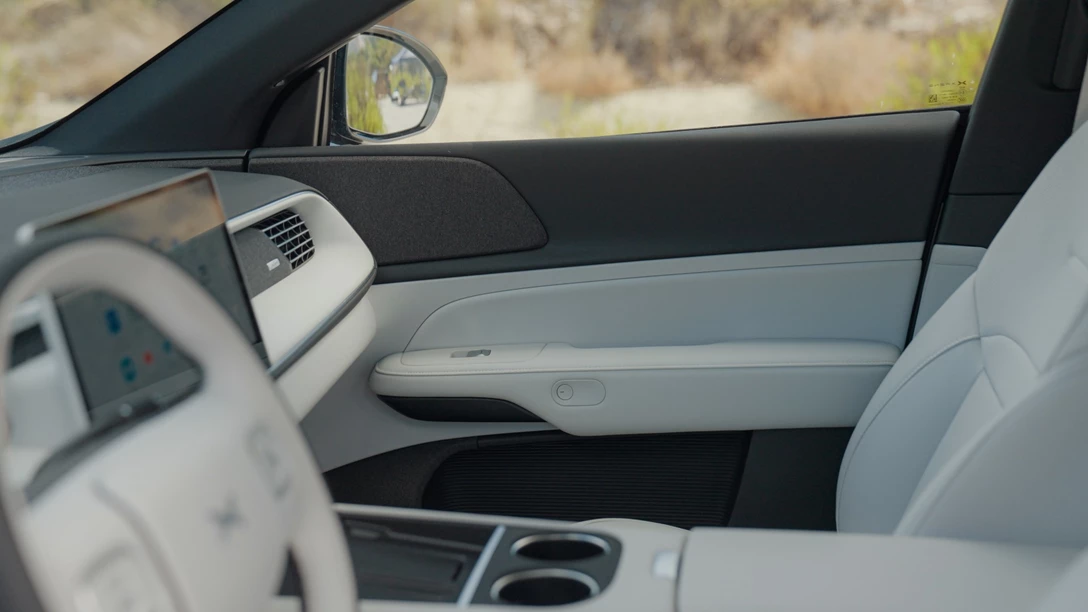 1701410-Xpeng G6 2024.00_28_39_08.Still045.jpg