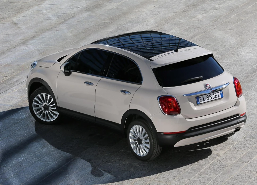 1687913-Fiat-500X-2017-03.jpg
