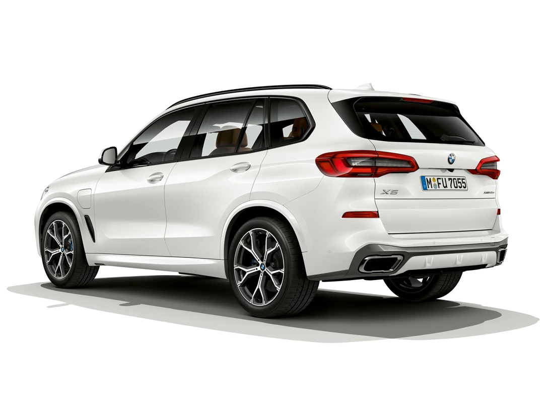 1620943-P90320132_highRes_the-new-bmw-x5-xdriv.jpg