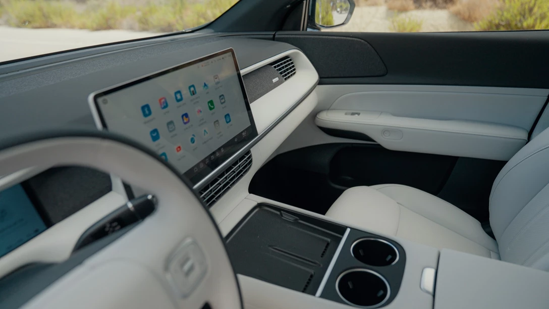 1701400-Xpeng G6 2024.00_28_52_24.Still048.jpg